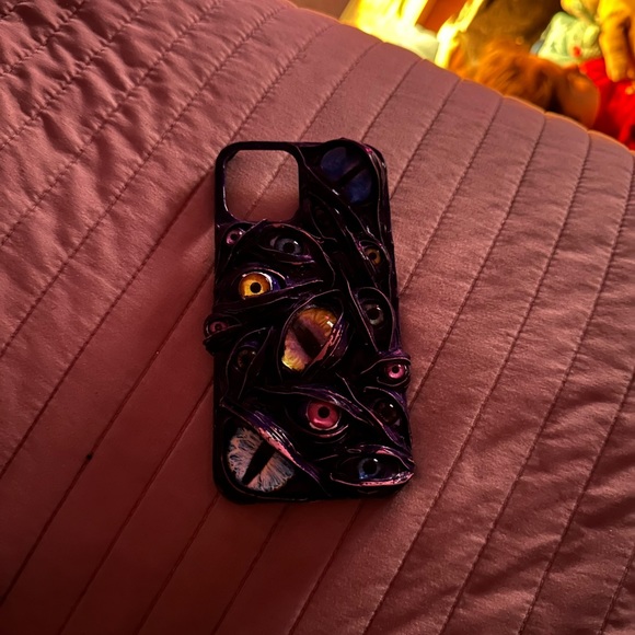 Custom made iPhone 12 Pro case - Picture 2 of 3